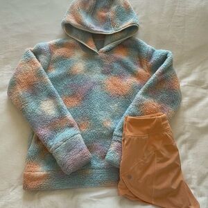 Athleta Girl: RUN THE WORLD 3* SHORT
SNUG SHERPA HOODIE 2.0